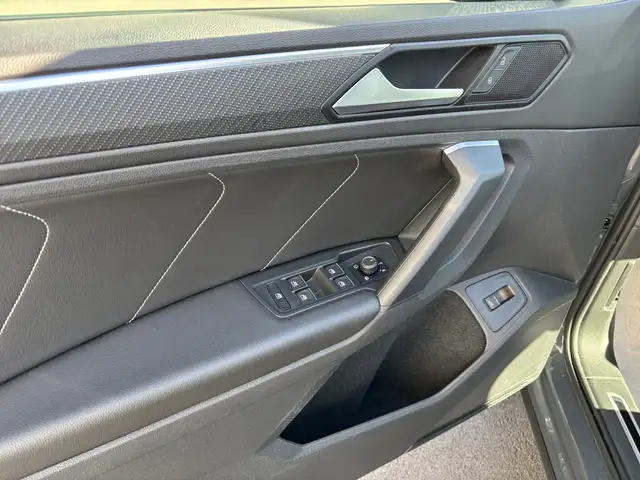 Volkswagen Tiguan view 13