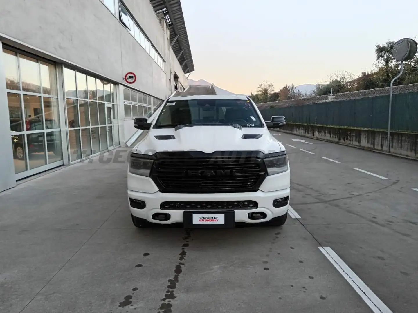 Dodge RAM LARAMIE RAM Crew Cab 4x4 Laramie Black Bianco - 2