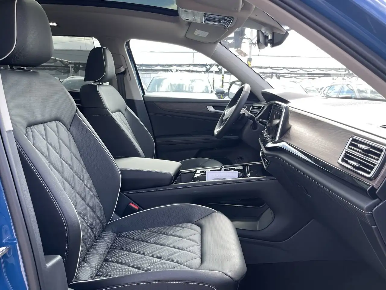 Volkswagen Atlas снимка Volkswagen Atlas