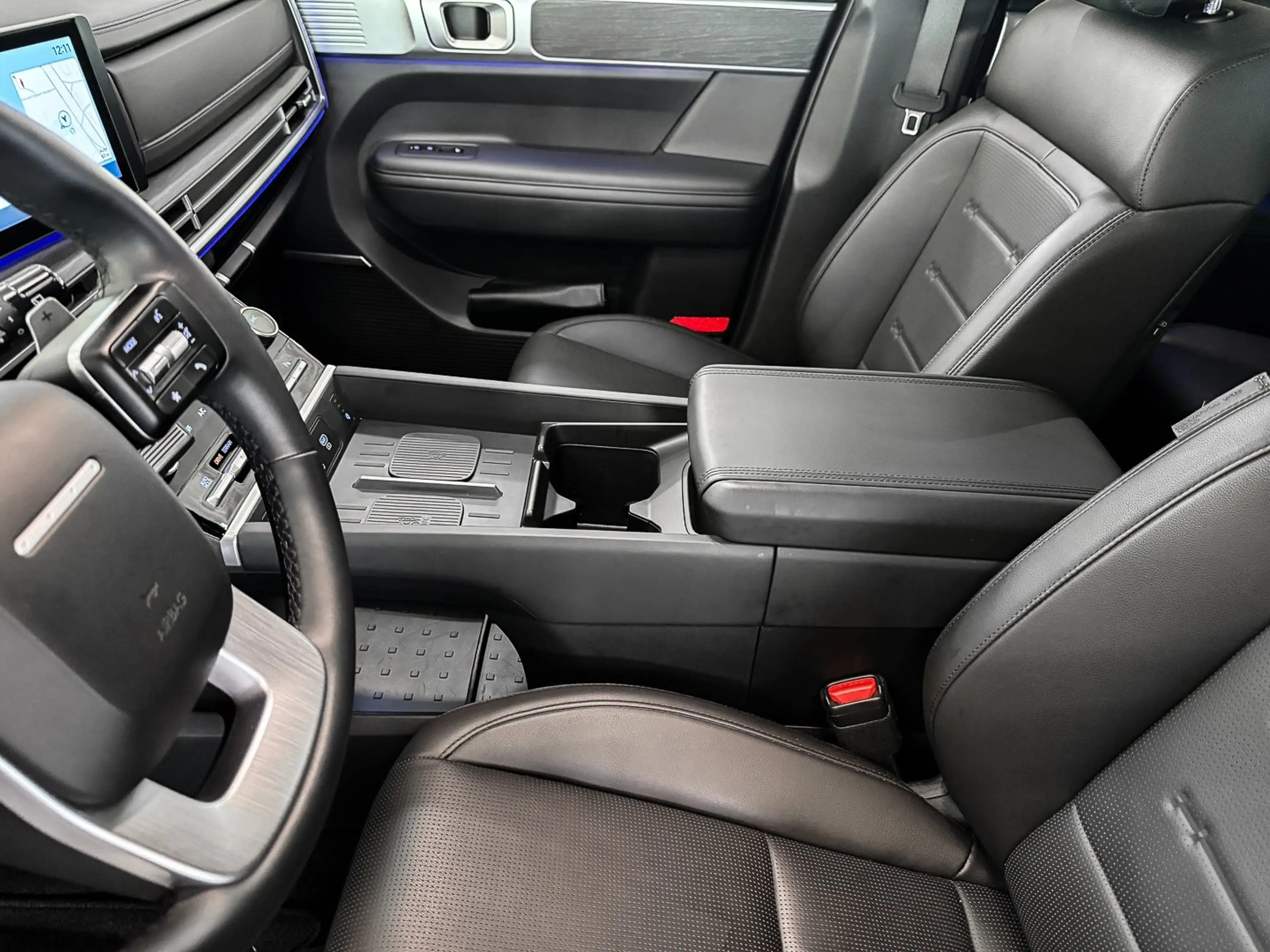 Hyundai SANTA FE SIGNATURE 1.6 T-GDI 6-AT 4WD HUD 360°Kam.20" LMR D — photo 17