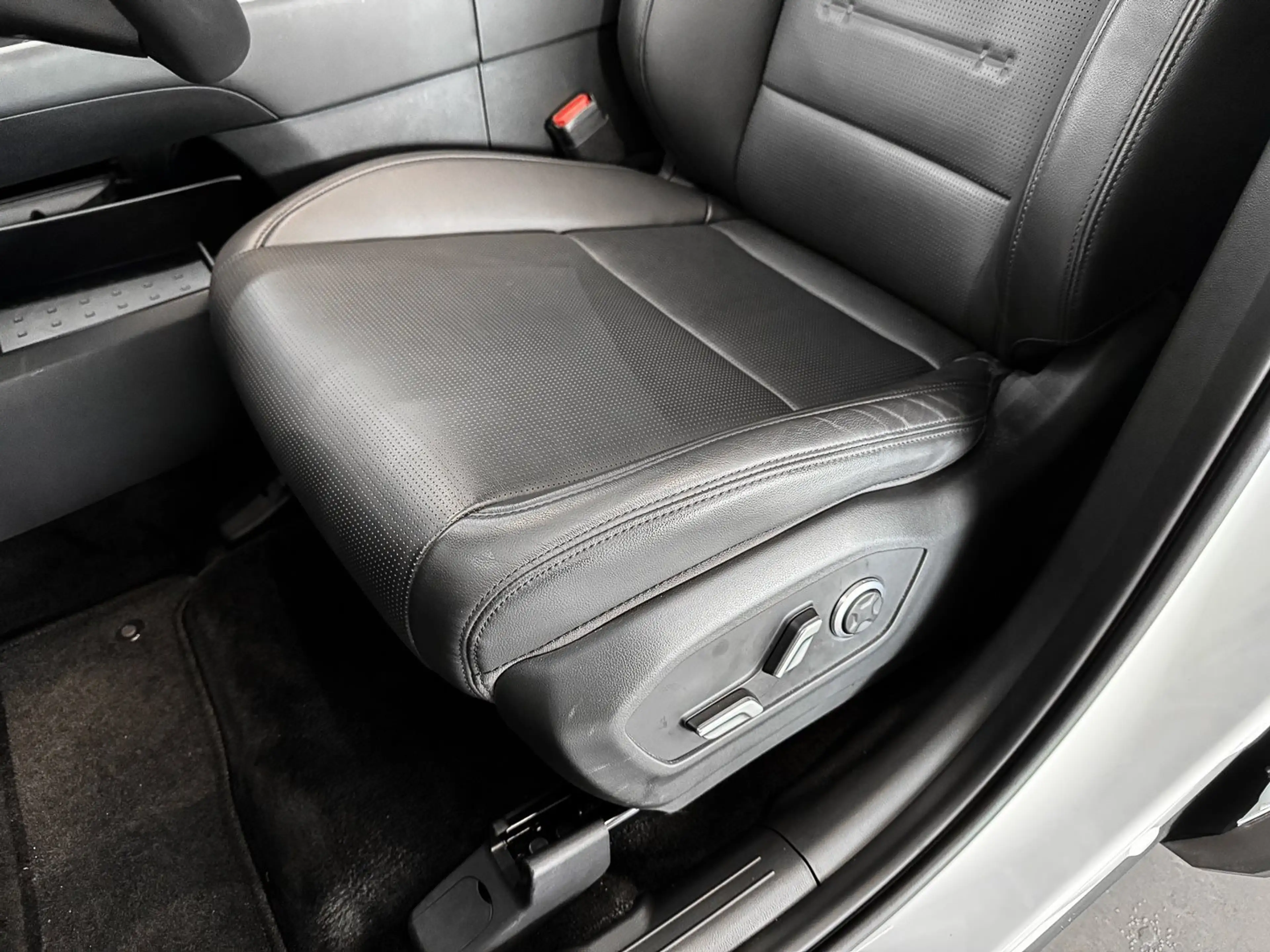 Hyundai SANTA FE SIGNATURE 1.6 T-GDI 6-AT 4WD HUD 360°Kam.20" LMR D — photo 19