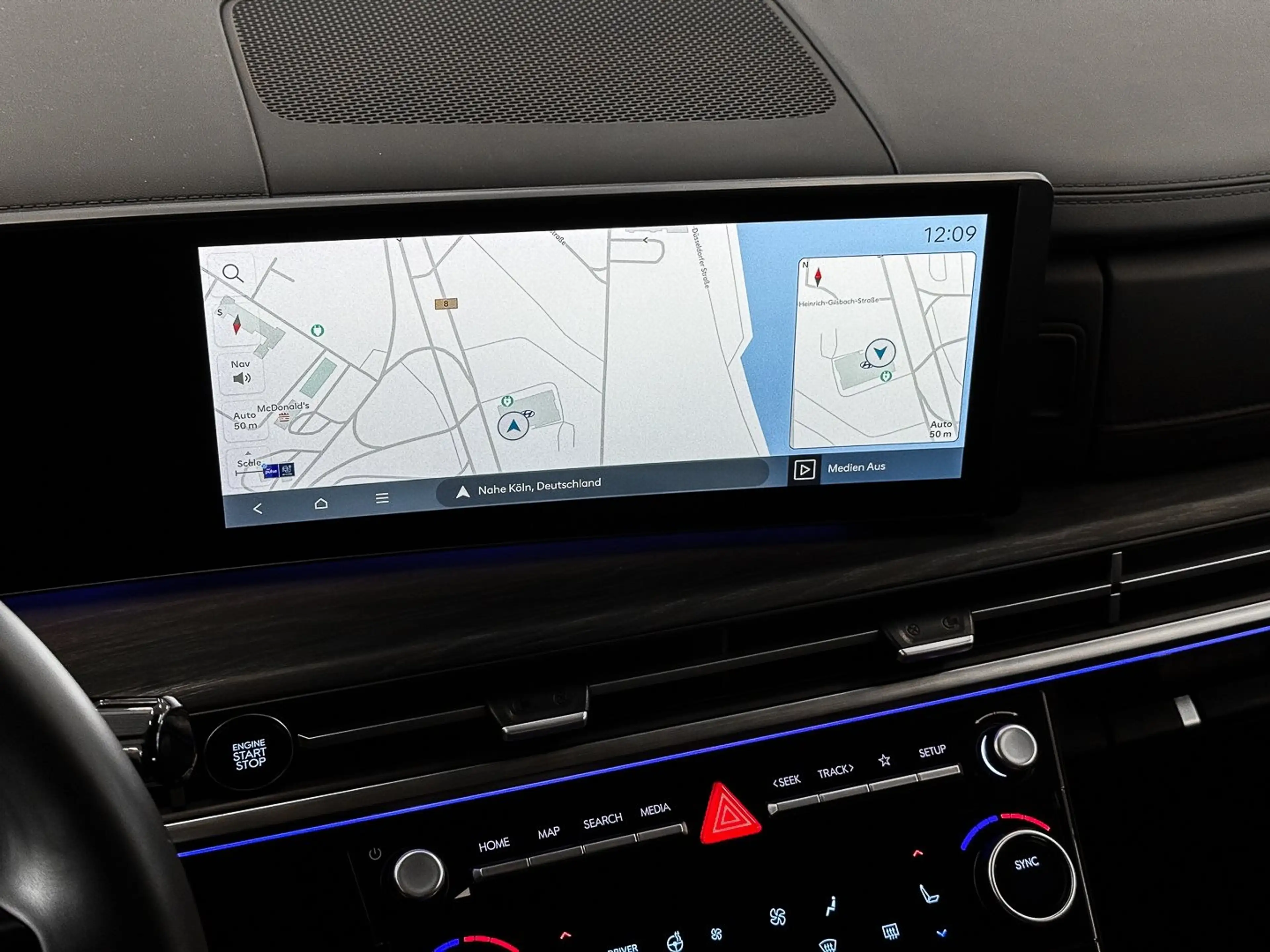 Hyundai SANTA FE SIGNATURE 1.6 T-GDI 6-AT 4WD HUD 360°Kam.20" LMR D — photo 11