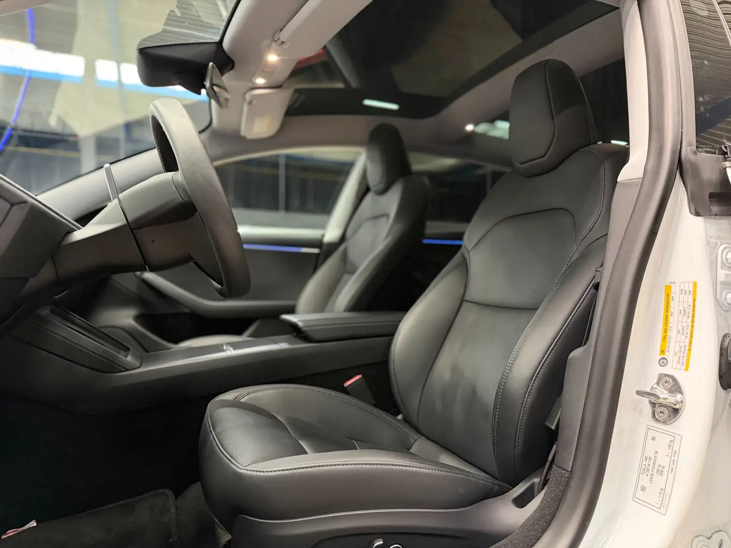 Tesla Model 3 HIGHLAND - AUTOPILOT - RWD Wit - 2