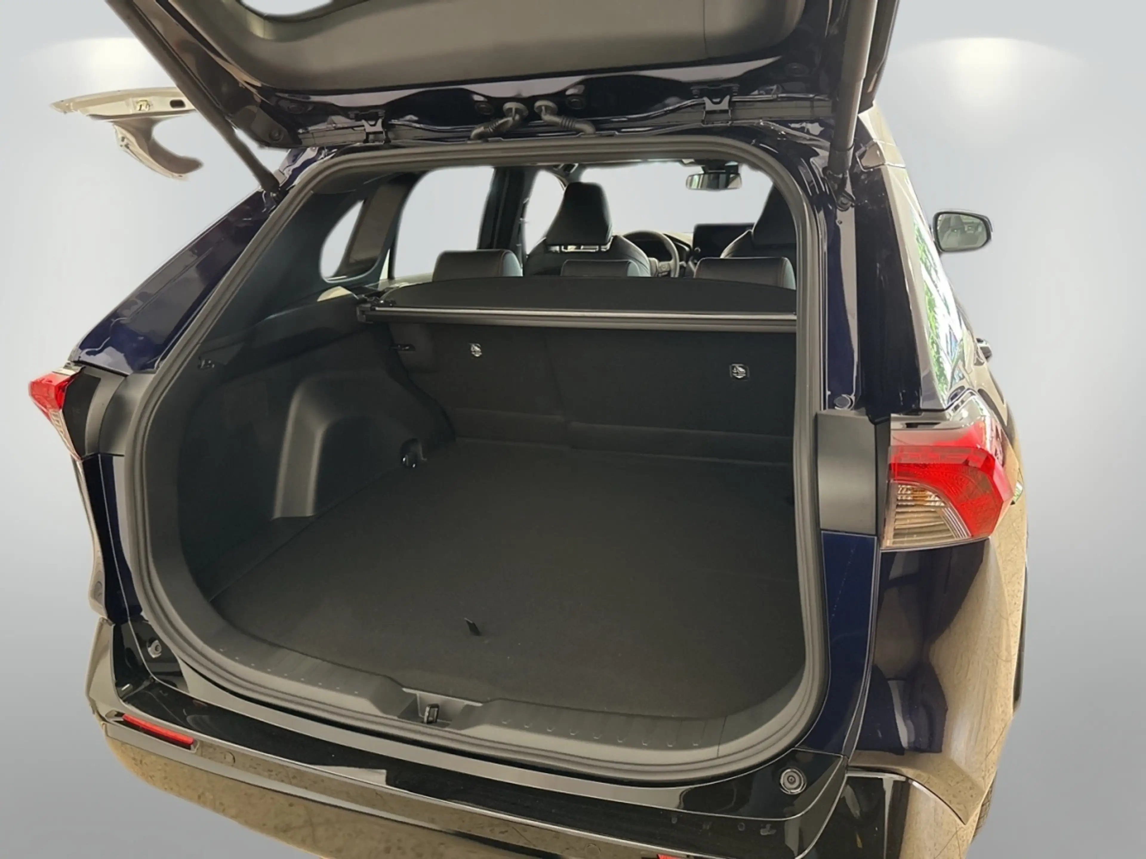 Suzuki Across Plug-in Hybrid Comfort+ — photo 6