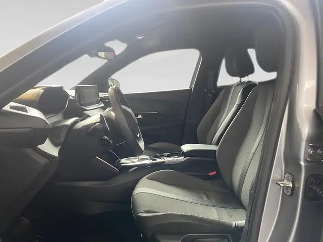 Peugeot 2008 view 7