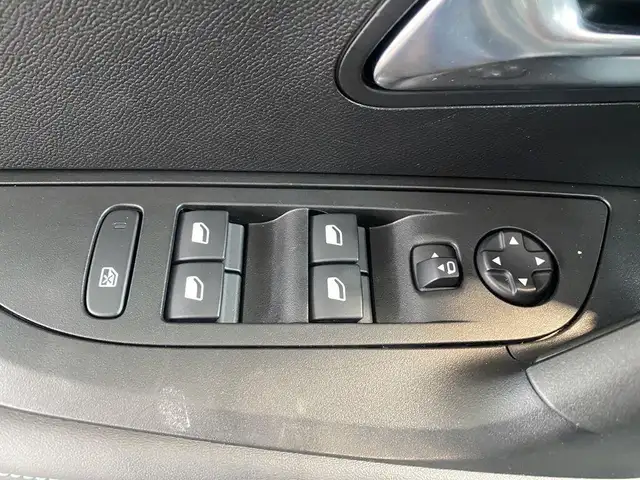 Peugeot 2008 view 13