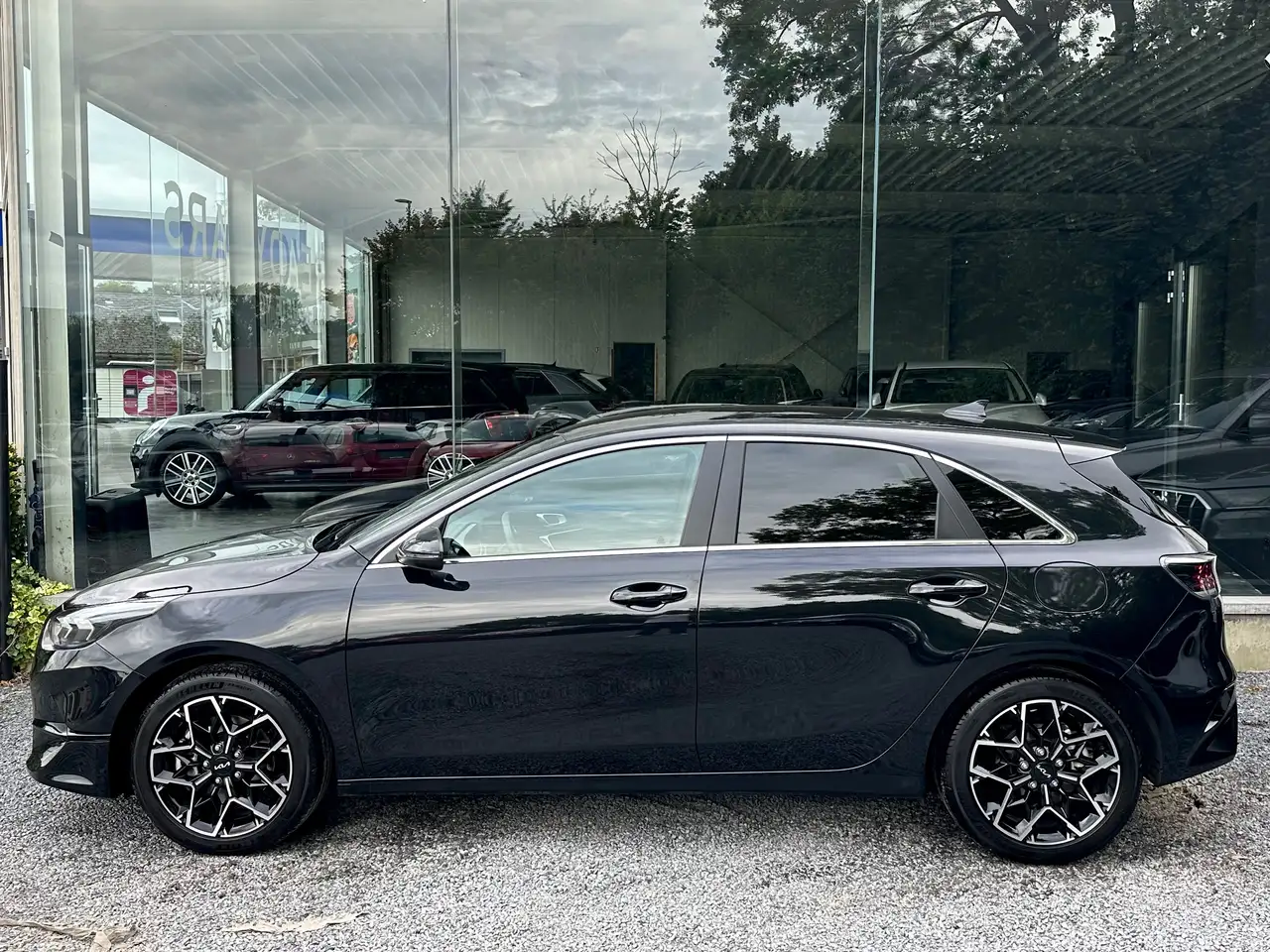 Kia Ceed 1.0*FULL BLACK*EXCELLENT ETAT*1ER PROP*CAM*SIEGE/VOLANT CHAUFFANT*CARPLAY*GARANTIE KIA 2032*, миниатюра 4
