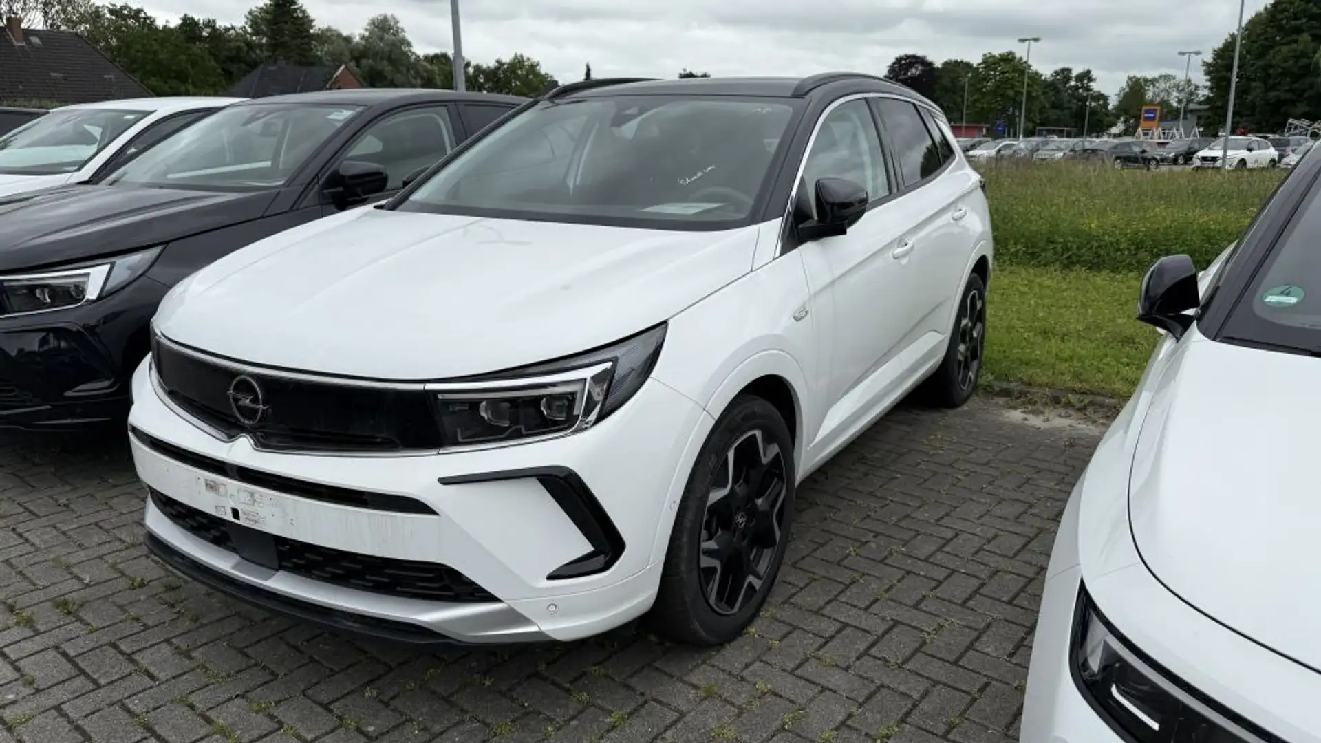 Opel Grandland 1.2 DI Automatik Ultimate Blanc - 1