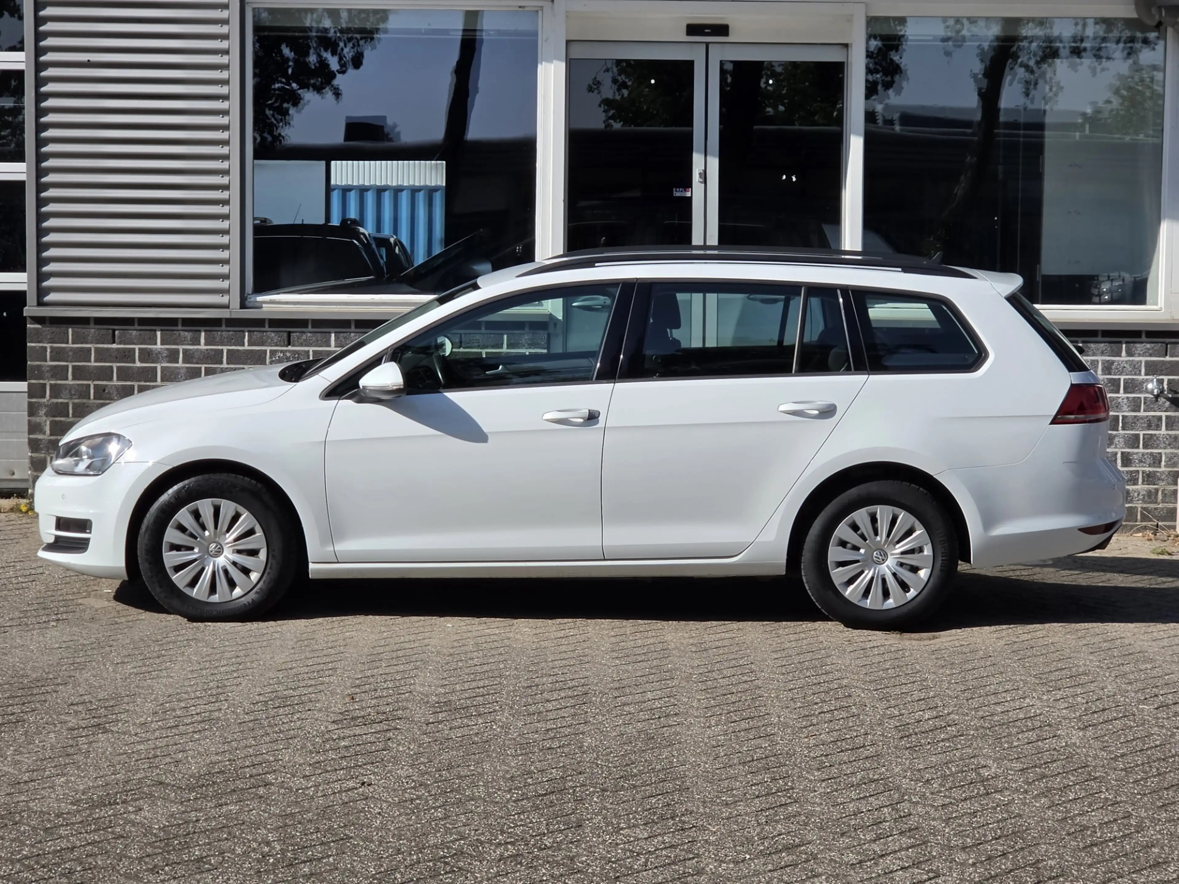 Volkswagen Golf Variant 1.6 TDI Automaat Dealer Onderhouden Nap — photo 3