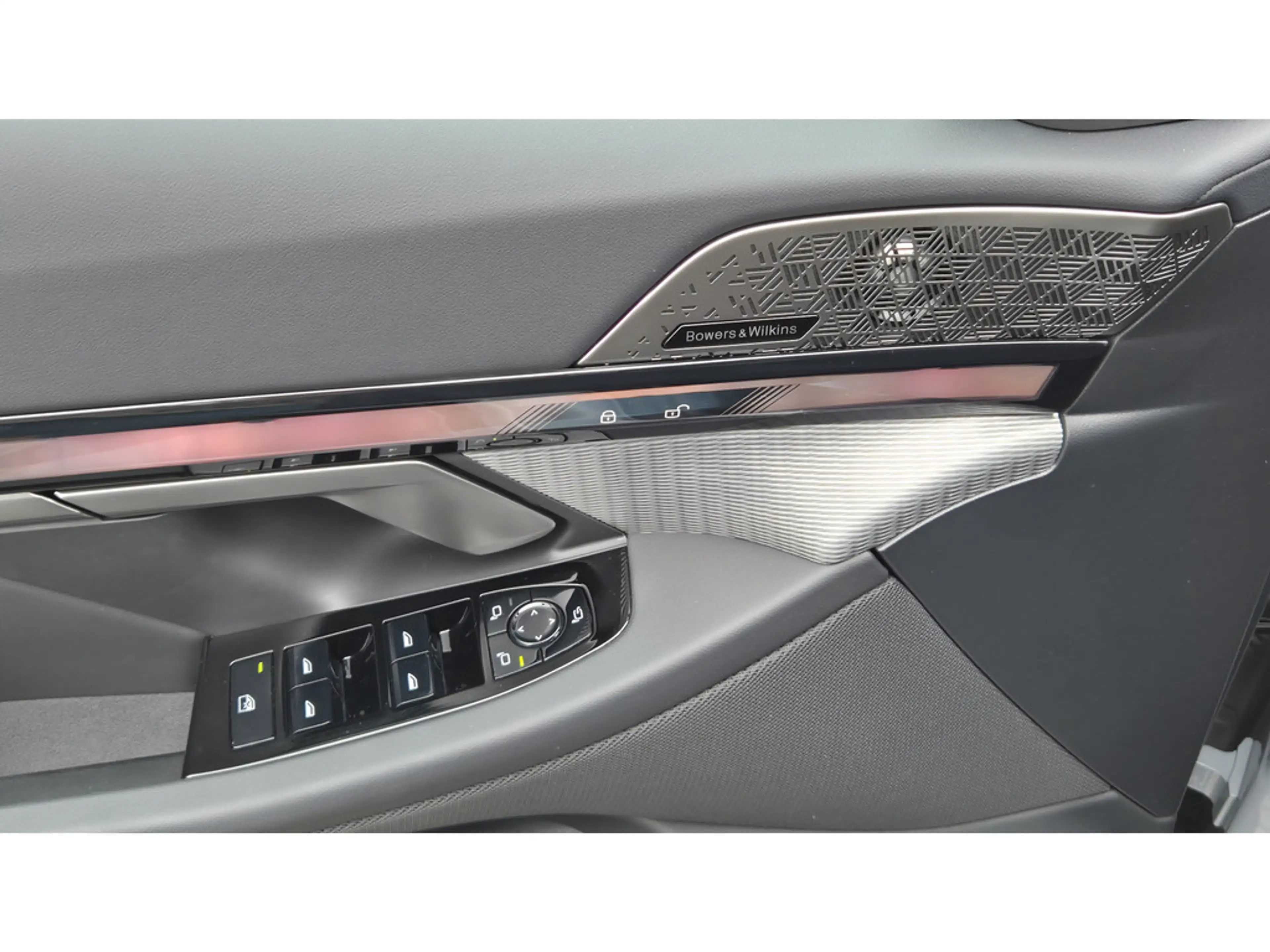 BMW 520 i Touring M Sport Pro 21 ZOLL+B&W+PANO+AHK — photo 12