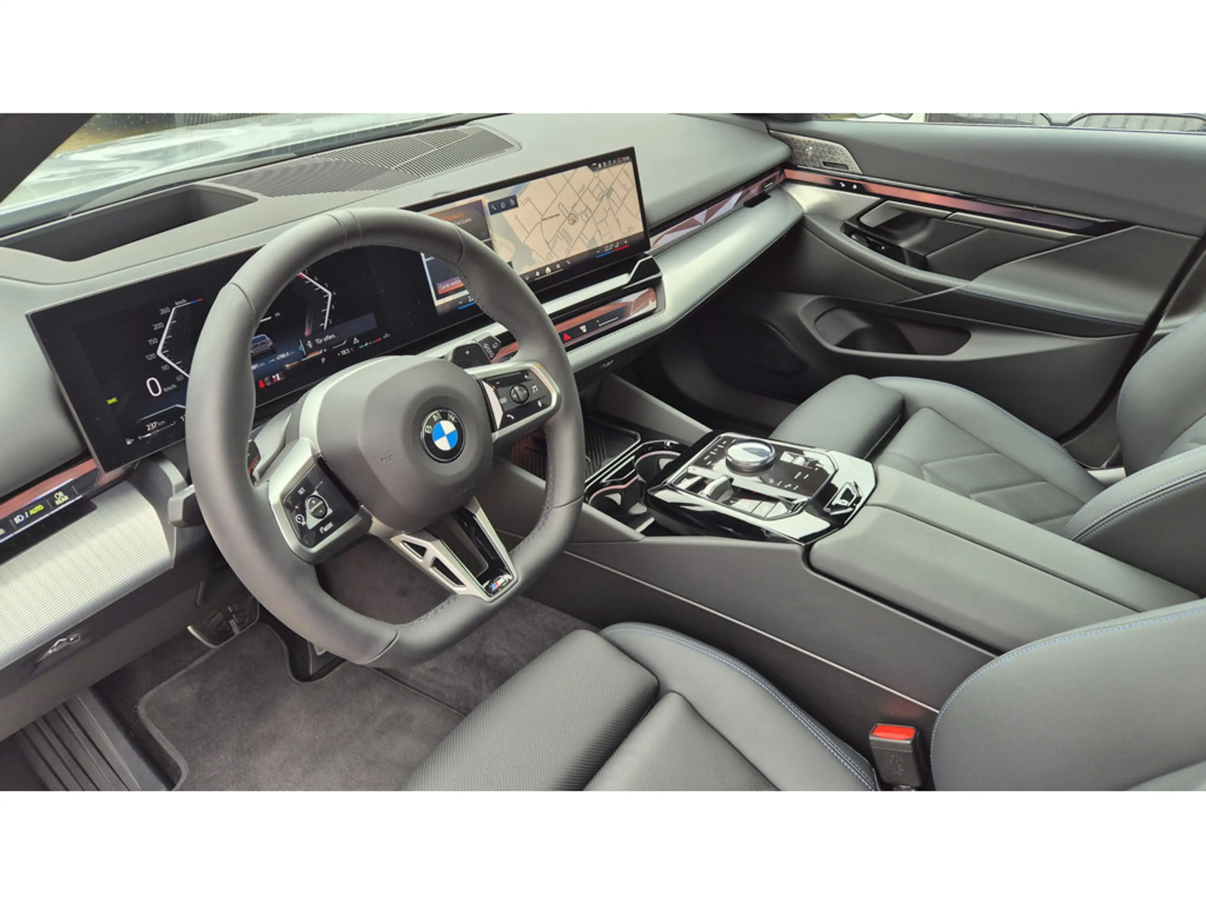 BMW 520 i Touring M Sport Pro 21 ZOLL+B&W+PANO+AHK — photo 9