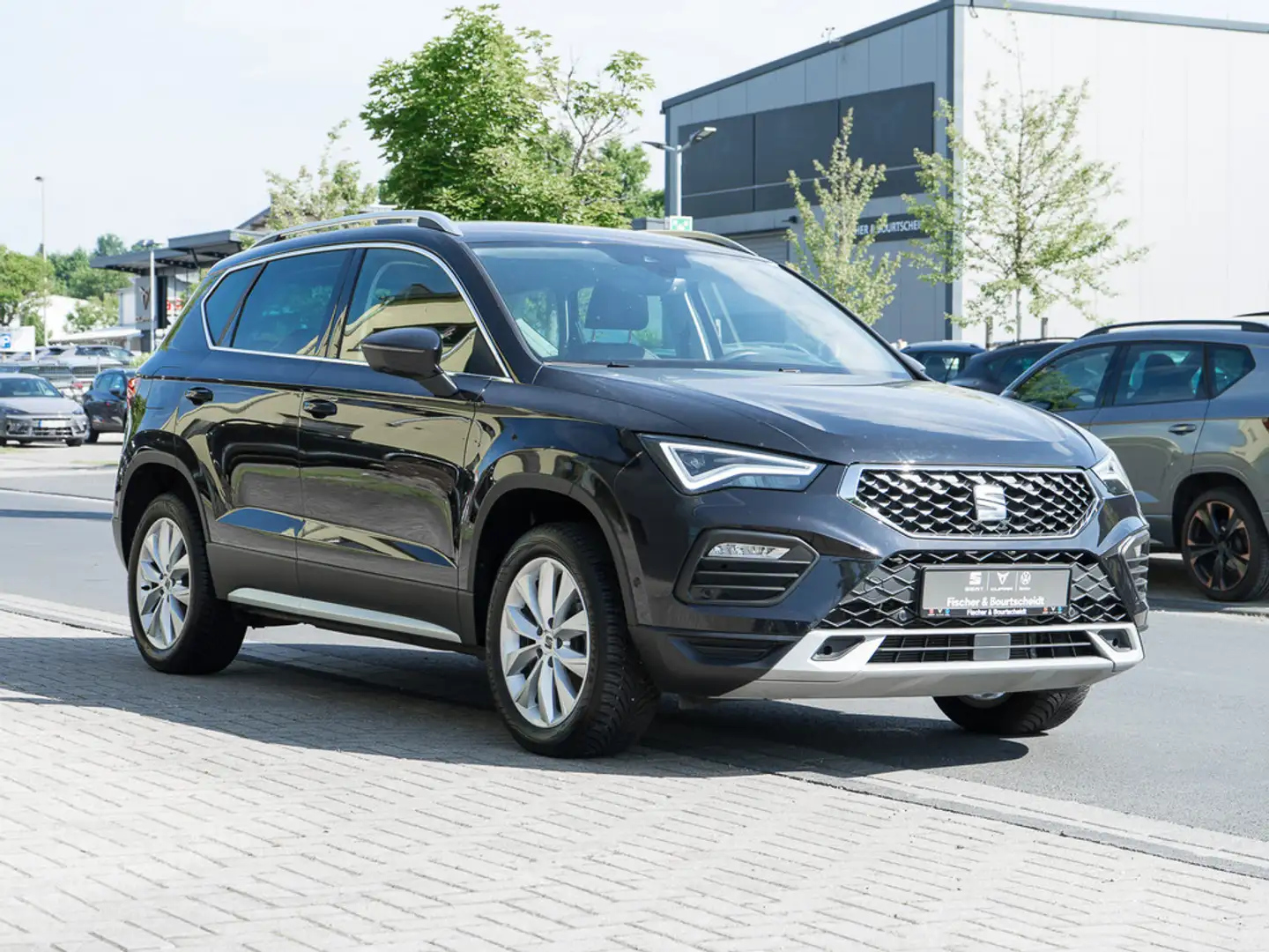 SEAT Ateca 1.5 TSI Xperience DSG NAVI AHK KAMERA L Schwarz - 2