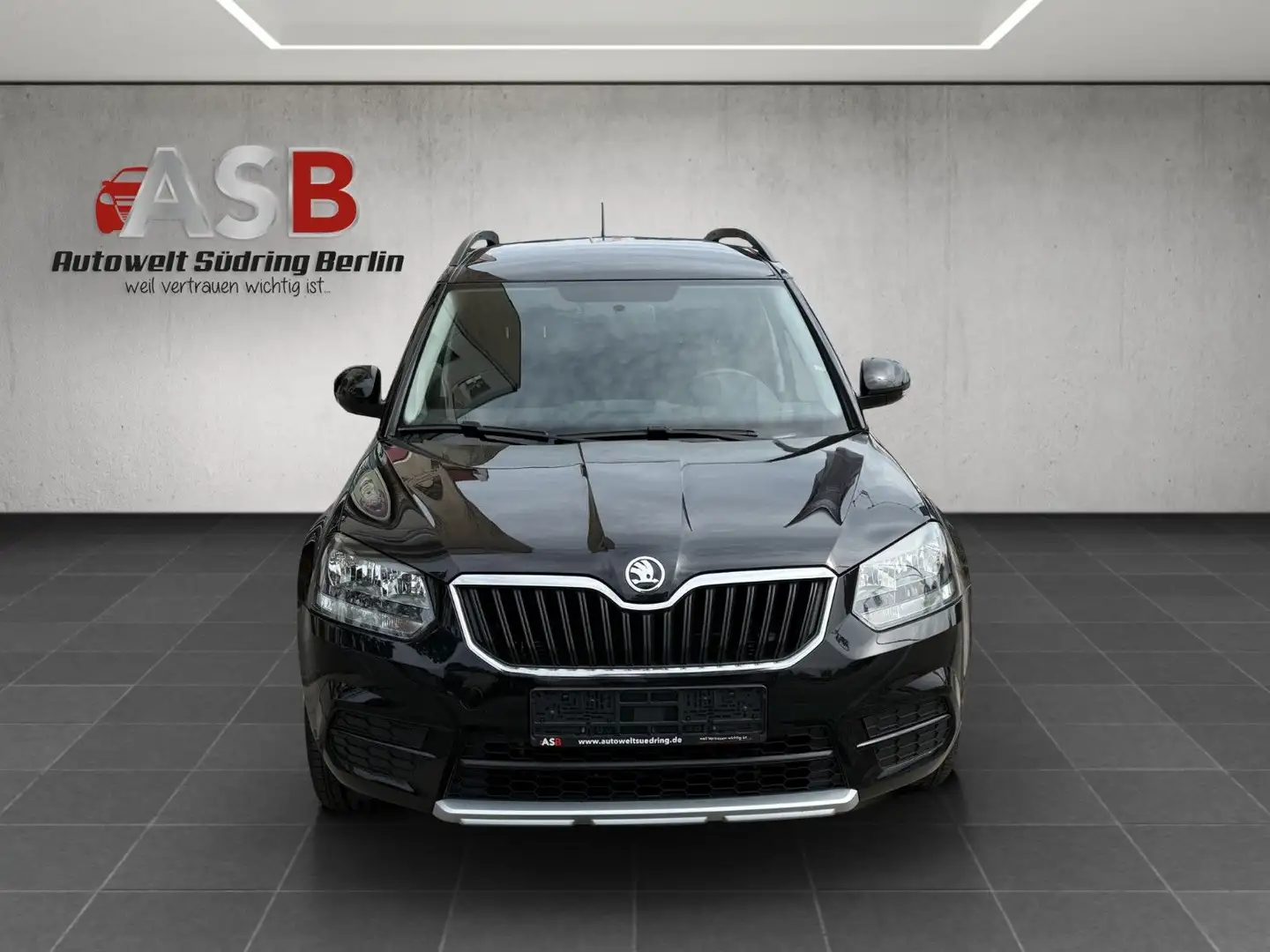 Skoda Yeti Active 1,2 TSI Automatik*Klimaanlage*1.Hand Schwarz - 2