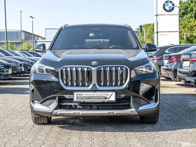 BMW Ix1 view 9