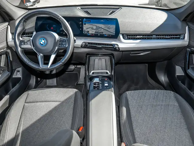 BMW Ix1 view 3