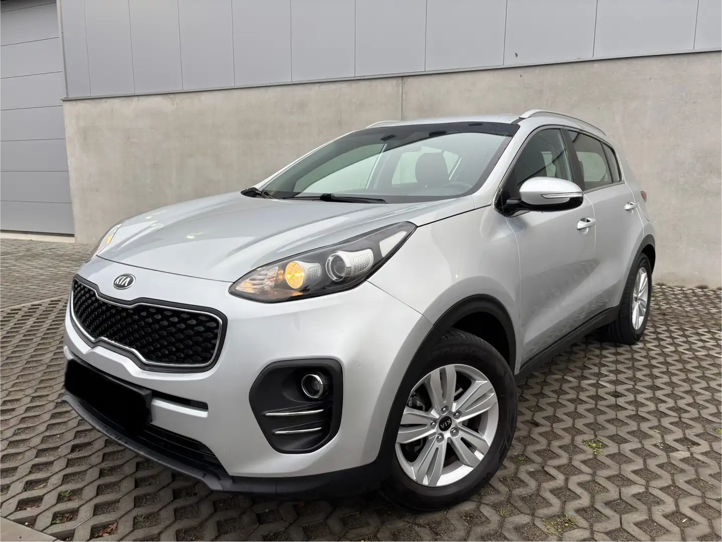 Kia Sportage 1.6 GDI 2WD ISG Spirit Zilver - 1