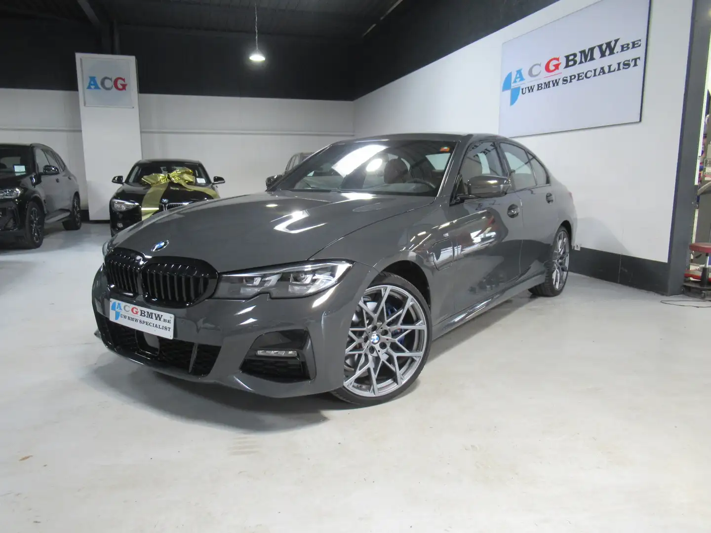 BMW 330 E M SPORT Als Nieuw! Perf 20" DA PRO HiFi DiGiTaL Gris - 1
