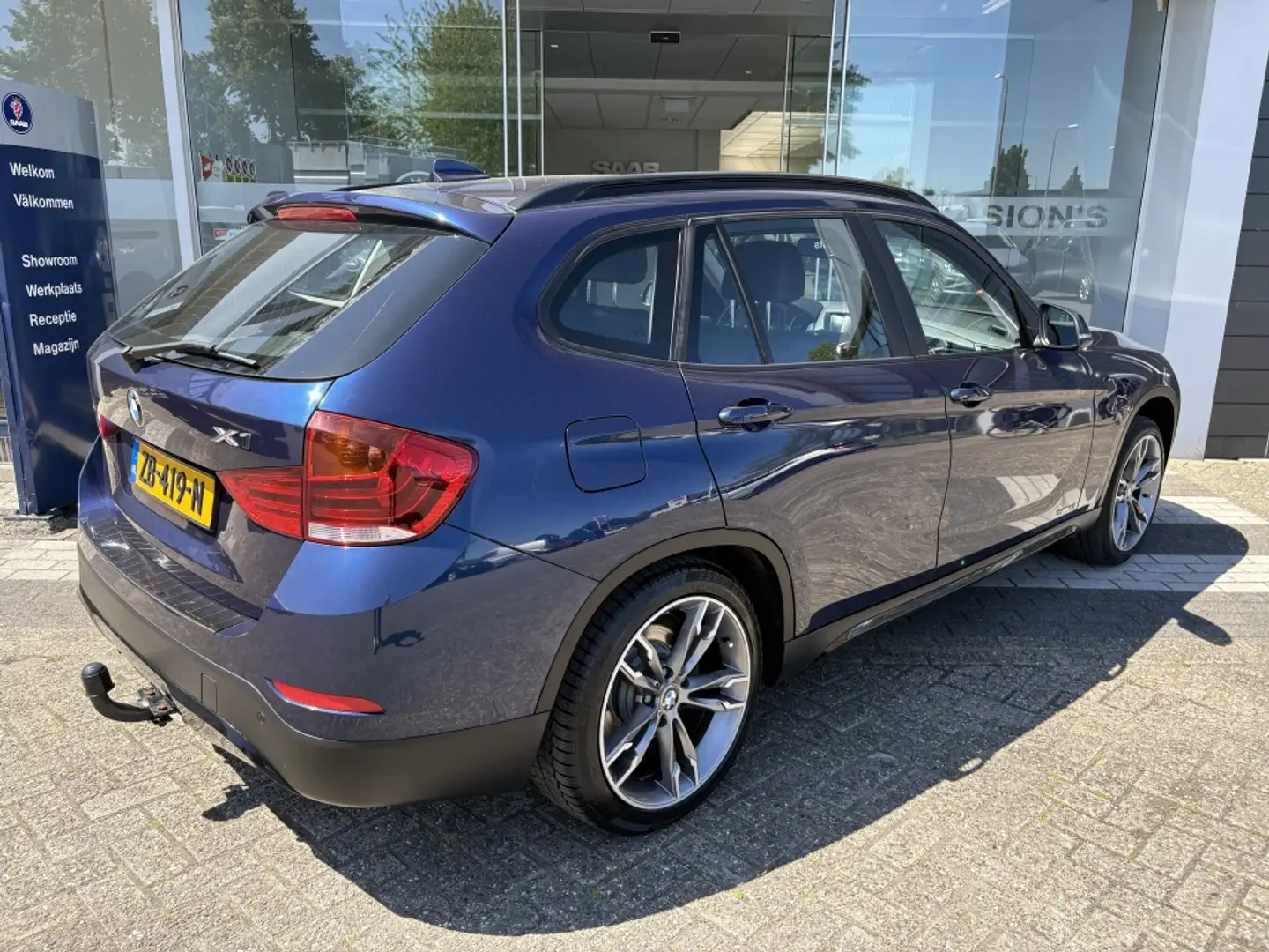 BMW X1 sDrive18i Sportstoelen/Trekhaak/Navigatie Blu/Azzurro - 2