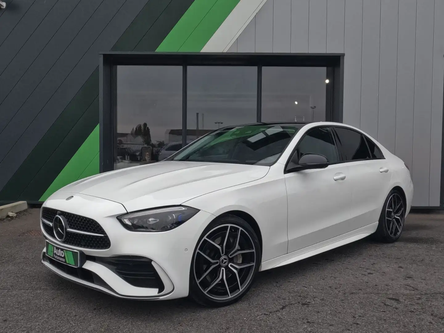 Mercedes-Benz C 200 200 9G-Tronic AMG Line Weiß - 1