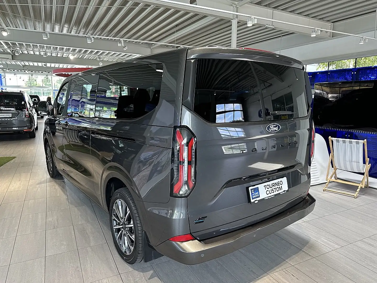 Ford Tourneo Custom Bus Elektro 160kW 340 L2H1 RWD Titanium X Grau - 2