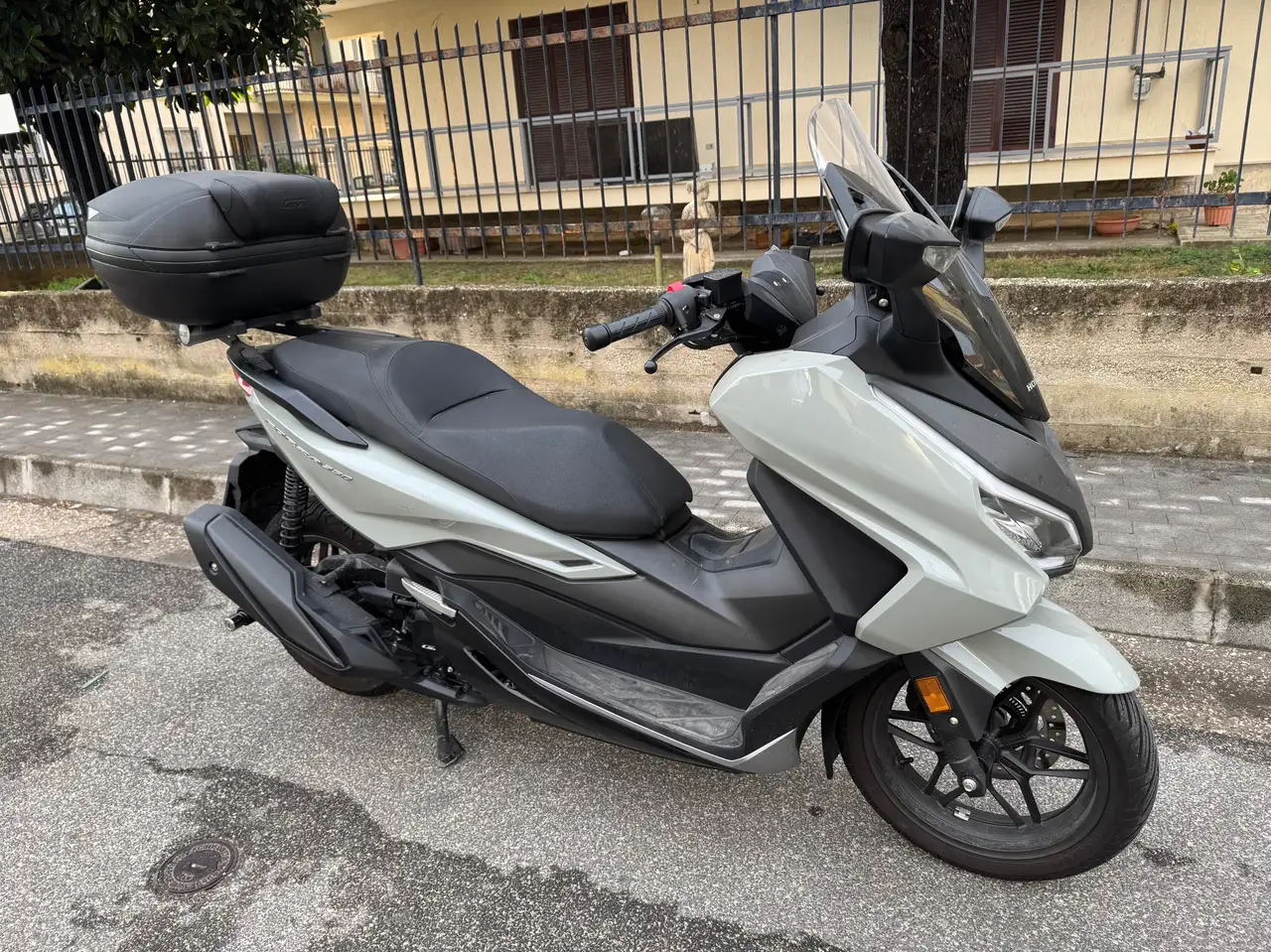 Honda Forza 350