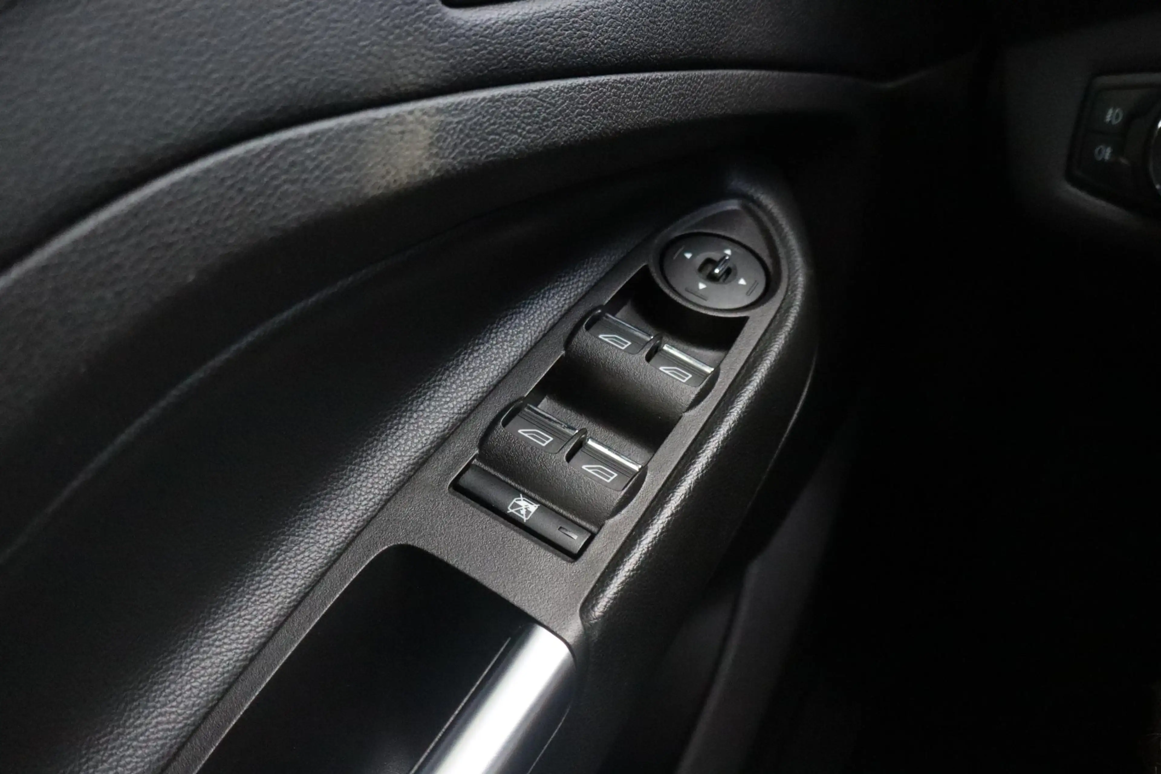 Ford C-Max 2.0 Plug-in Hybrid Titanium Plus | Panoramadak | L — photo 10