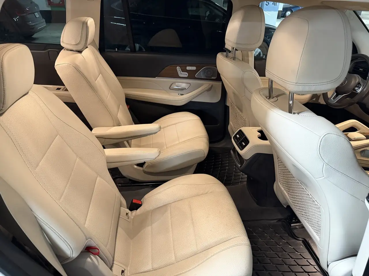 Mercedes-Benz GLS снимка Mercedes-Benz GLS