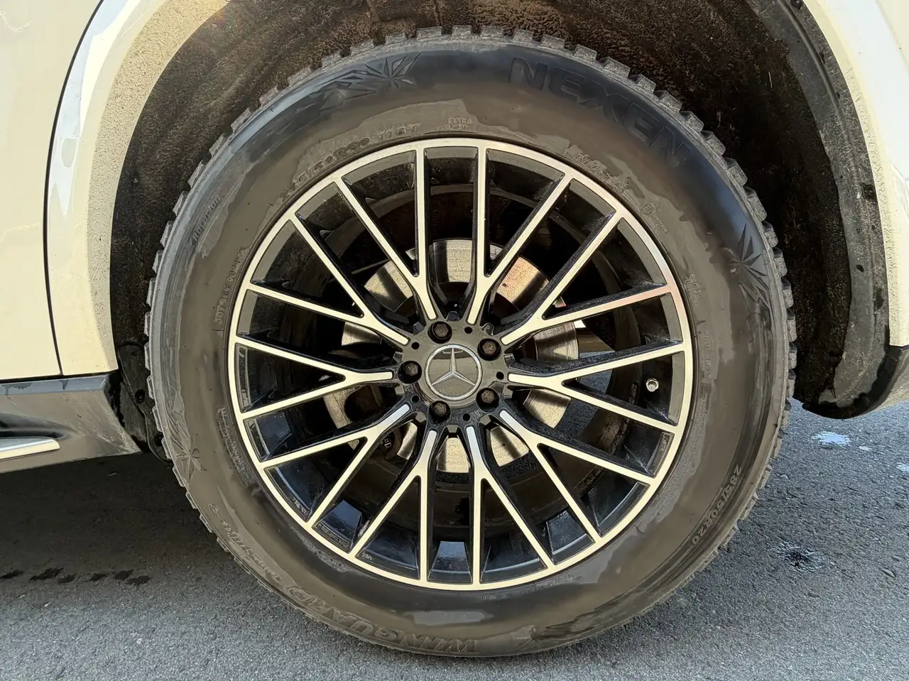 Mercedes-Benz GLS снимка Mercedes-Benz GLS