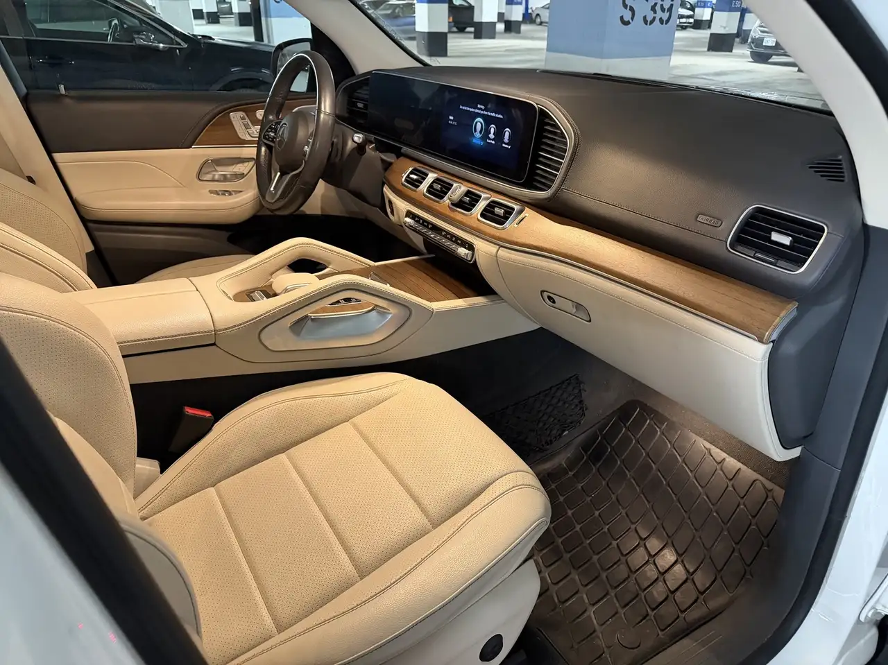 Mercedes-Benz GLS снимка Mercedes-Benz GLS