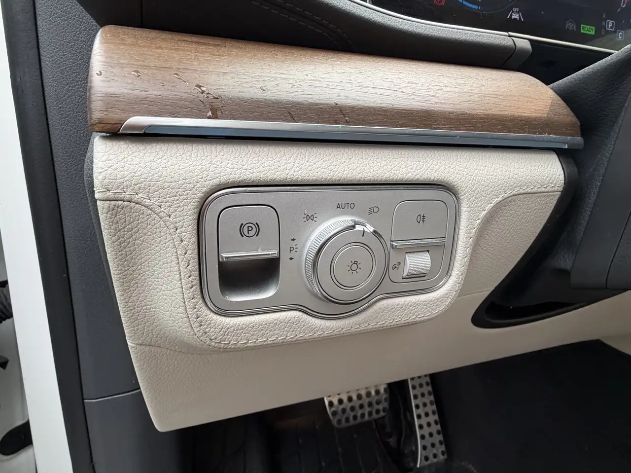 Mercedes-Benz GLS снимка Mercedes-Benz GLS