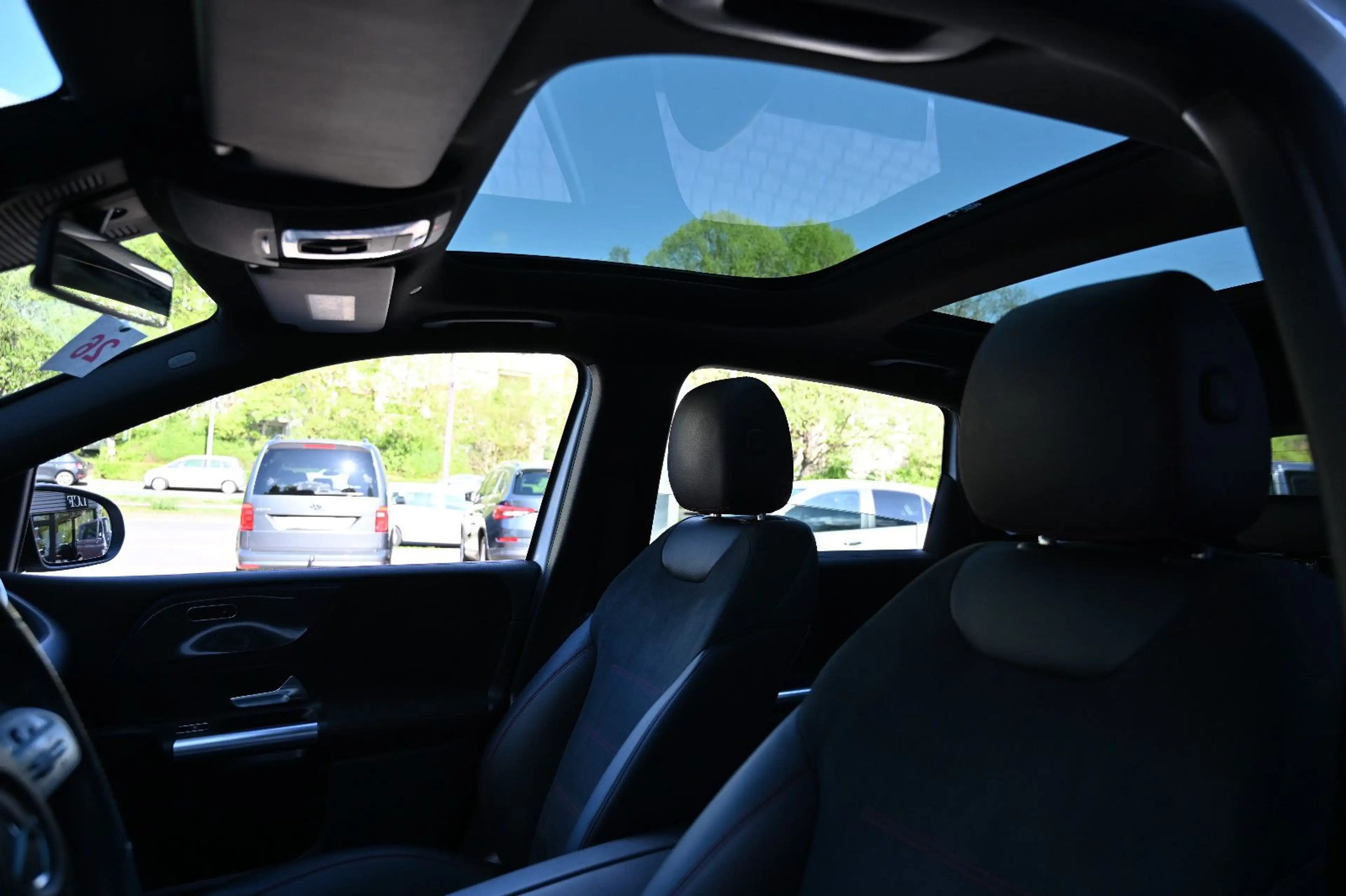 Mercedes-Benz B 220 d AMG Line PANO LEDER AUTOM 360°CAM LED — photo 15