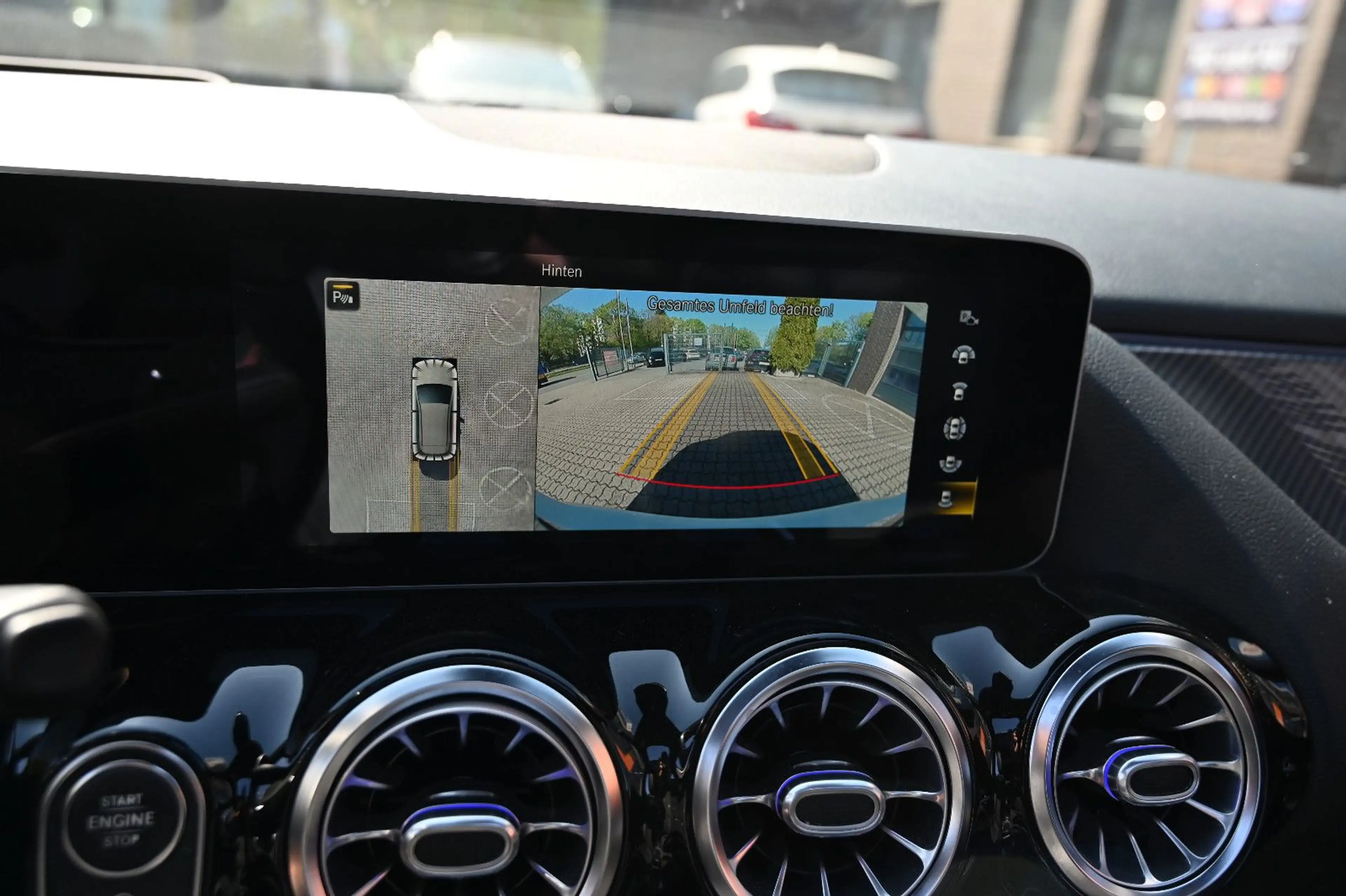 Mercedes-Benz B 220 d AMG Line PANO LEDER AUTOM 360°CAM LED — photo 11