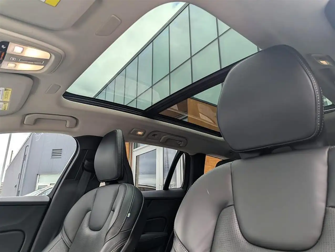Volvo V60 снимка Volvo V60