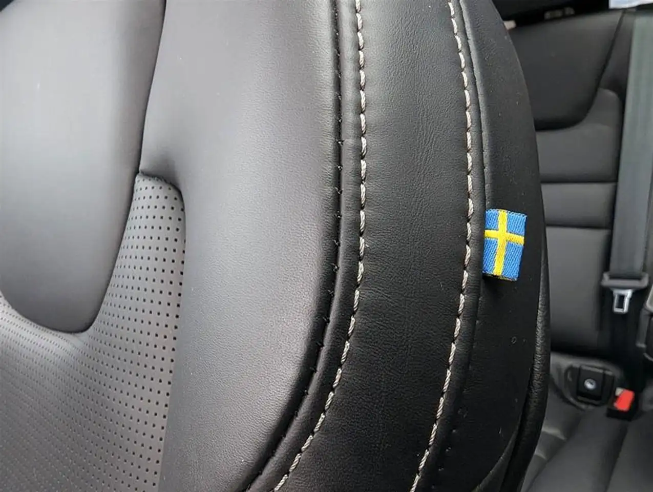 Volvo V60 снимка Volvo V60