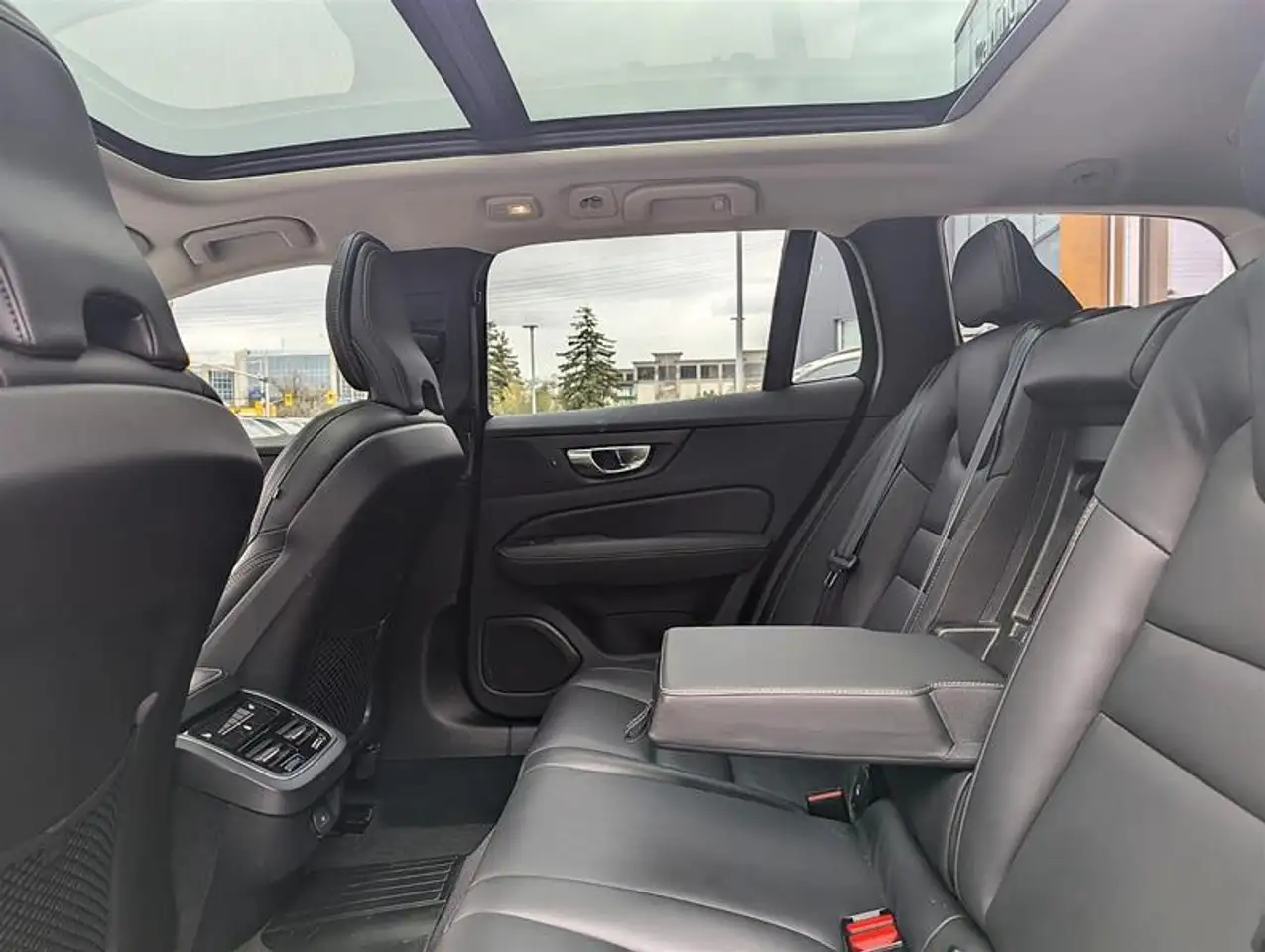 Volvo V60 снимка Volvo V60