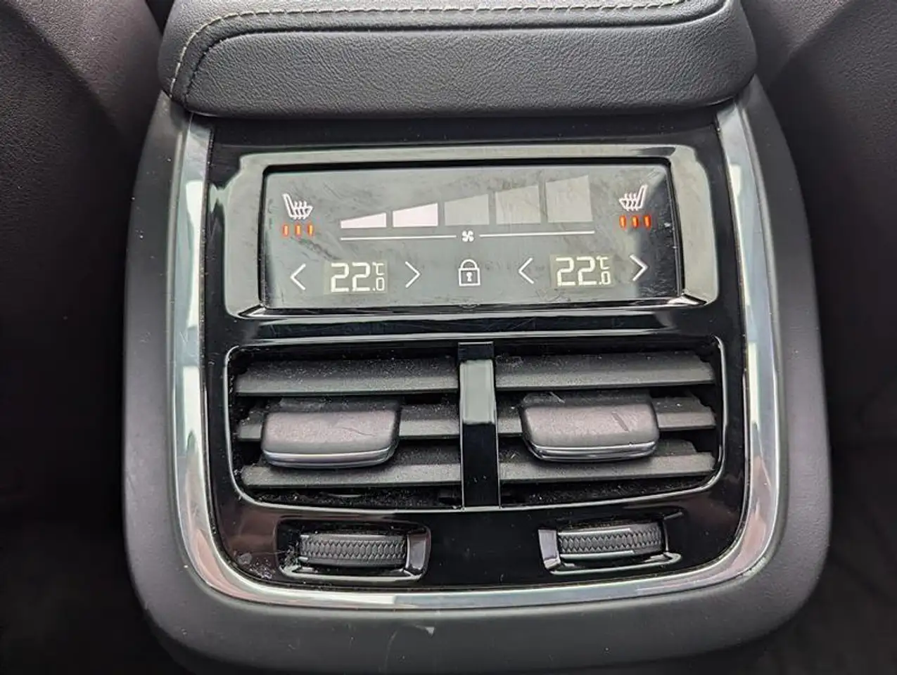 Volvo V60 снимка Volvo V60