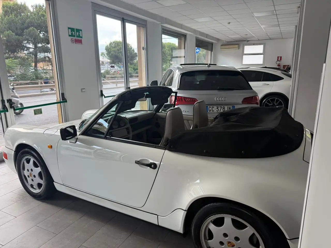 Porsche 964 911 Cabrio 3.6 Carrera 2, foto 6