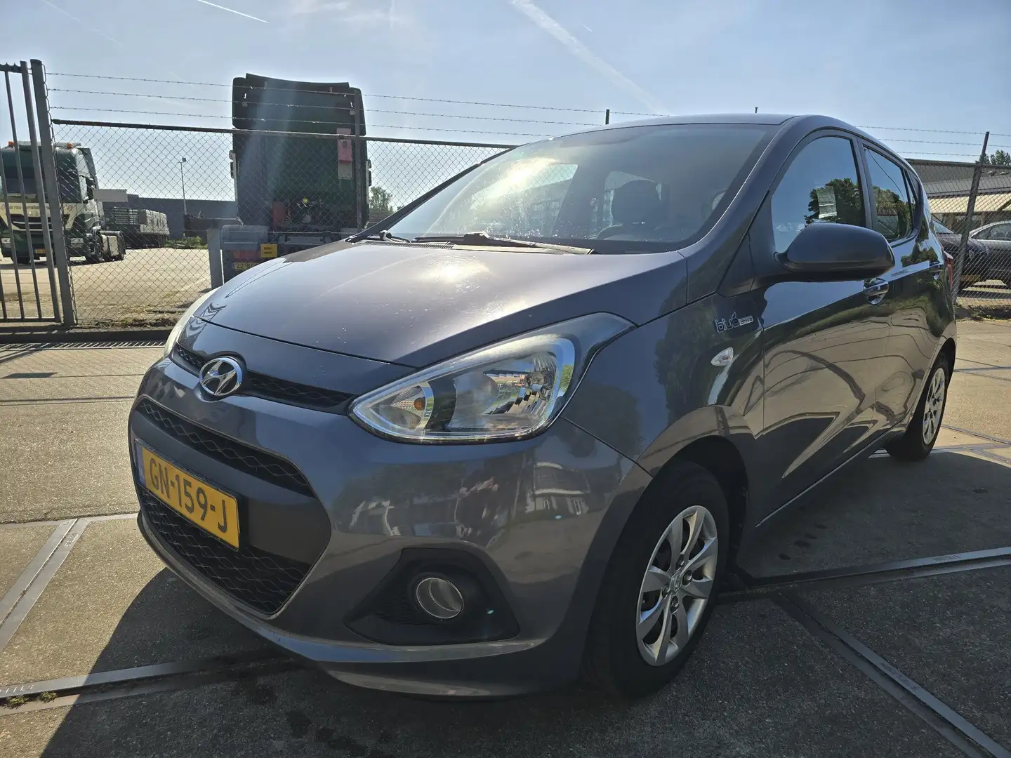 Hyundai i10 1.0i i-Motion Comf. Zilver - 1