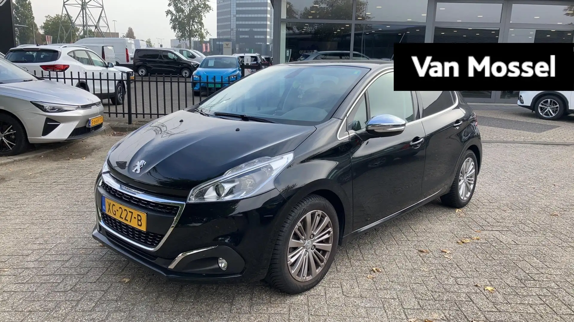 Peugeot 208 1.2 PureTech Access Noir - 1