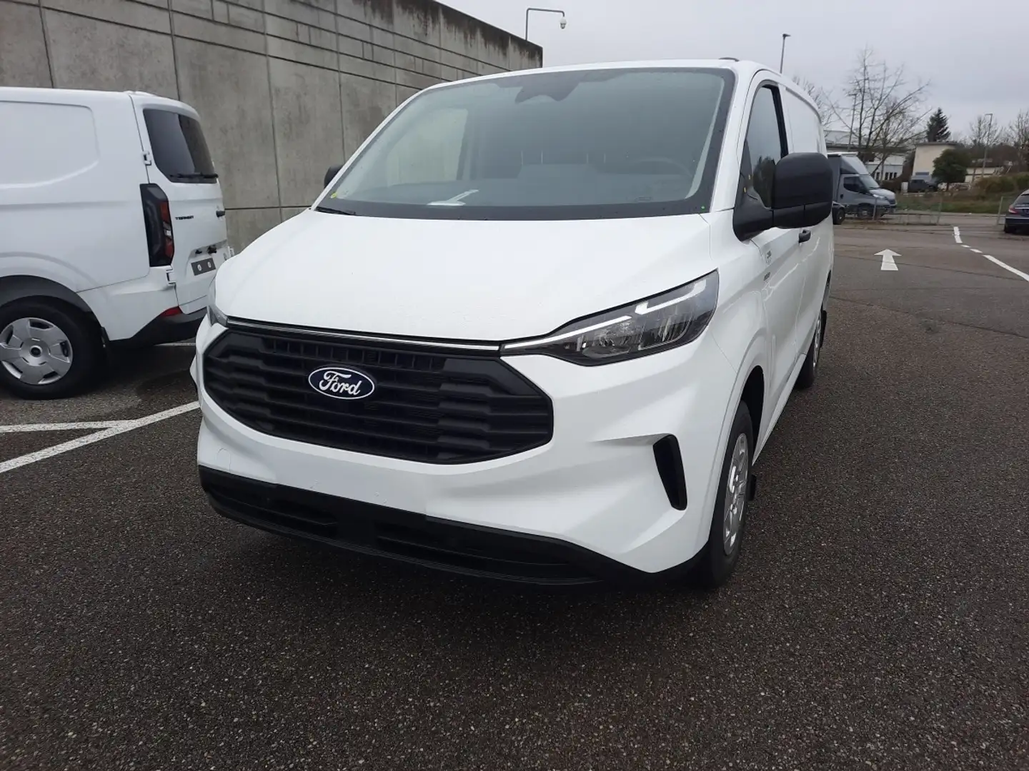 Ford Transit Custom Trend 280L1 RFK 12-Volt Anschluss - 2