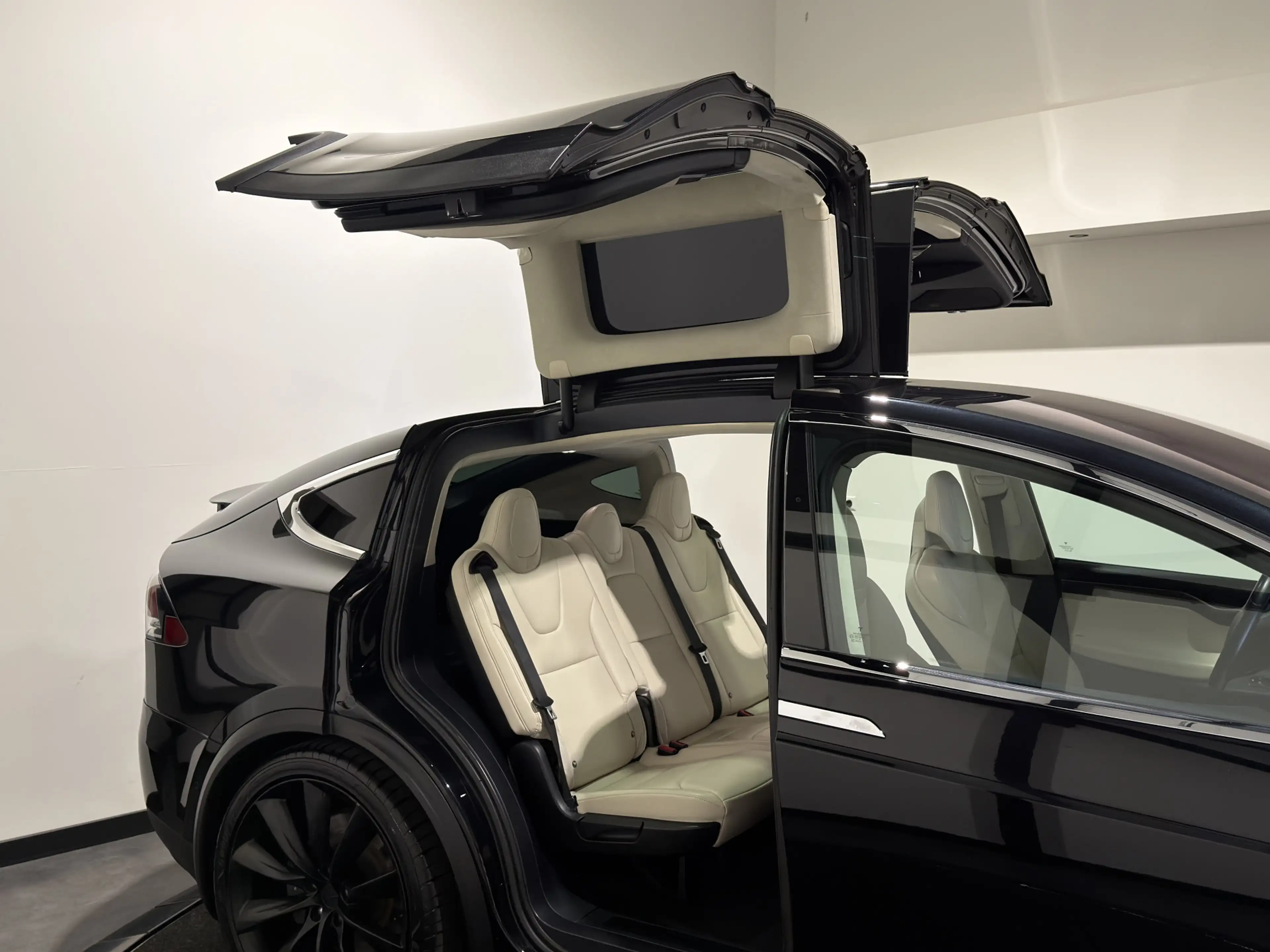 Tesla Model X 75D Base | Trekhaak | Keyless | Luxe Leder interie — photo 13