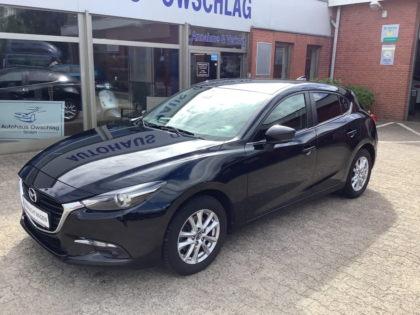 Mazda 3 Lim. Exclusive-Line Schwarz - 1