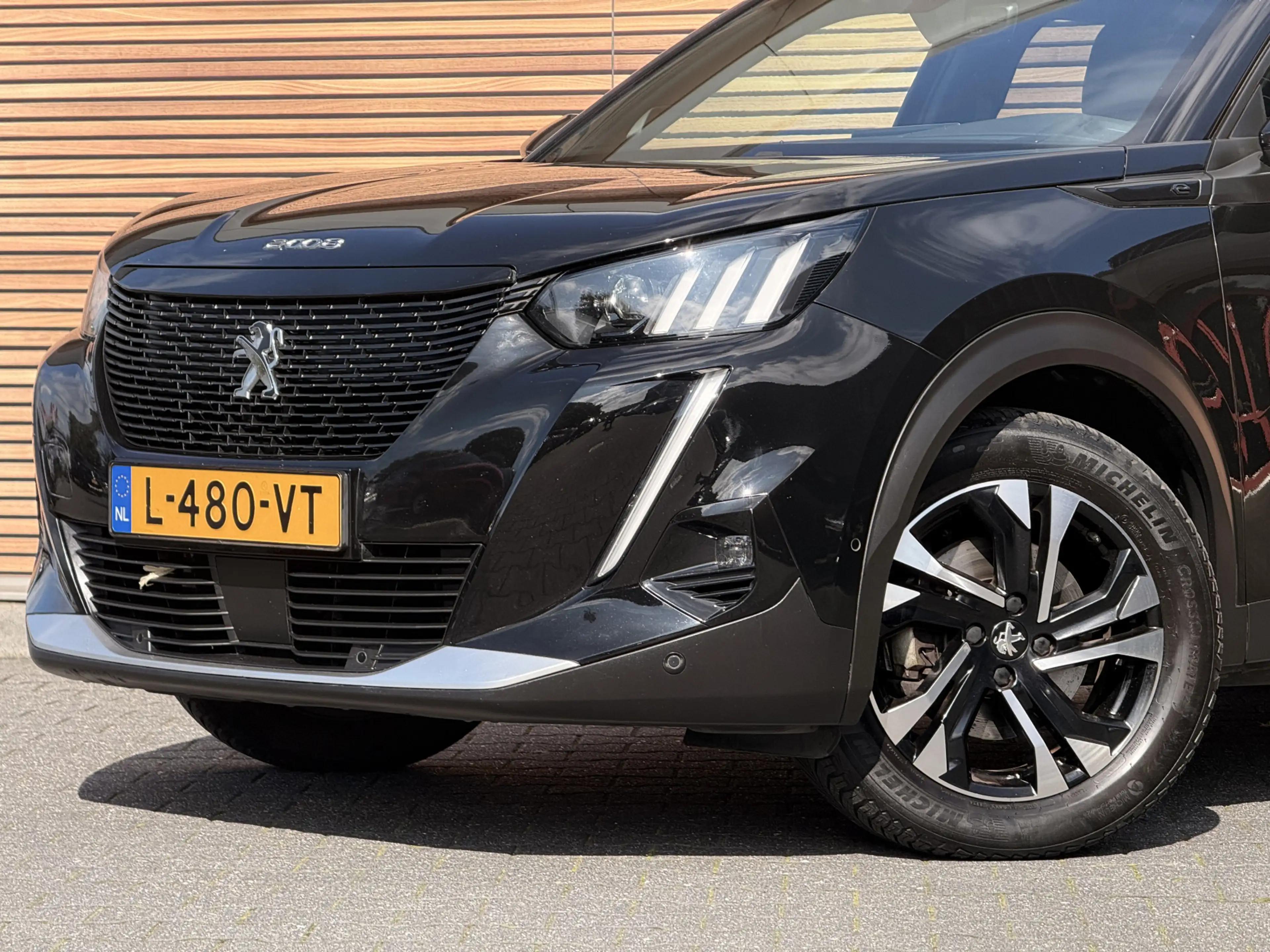 Peugeot e-2008 EV GT 50 kWh Camera / Cruise / 3-Fase / Carplay — photo 10