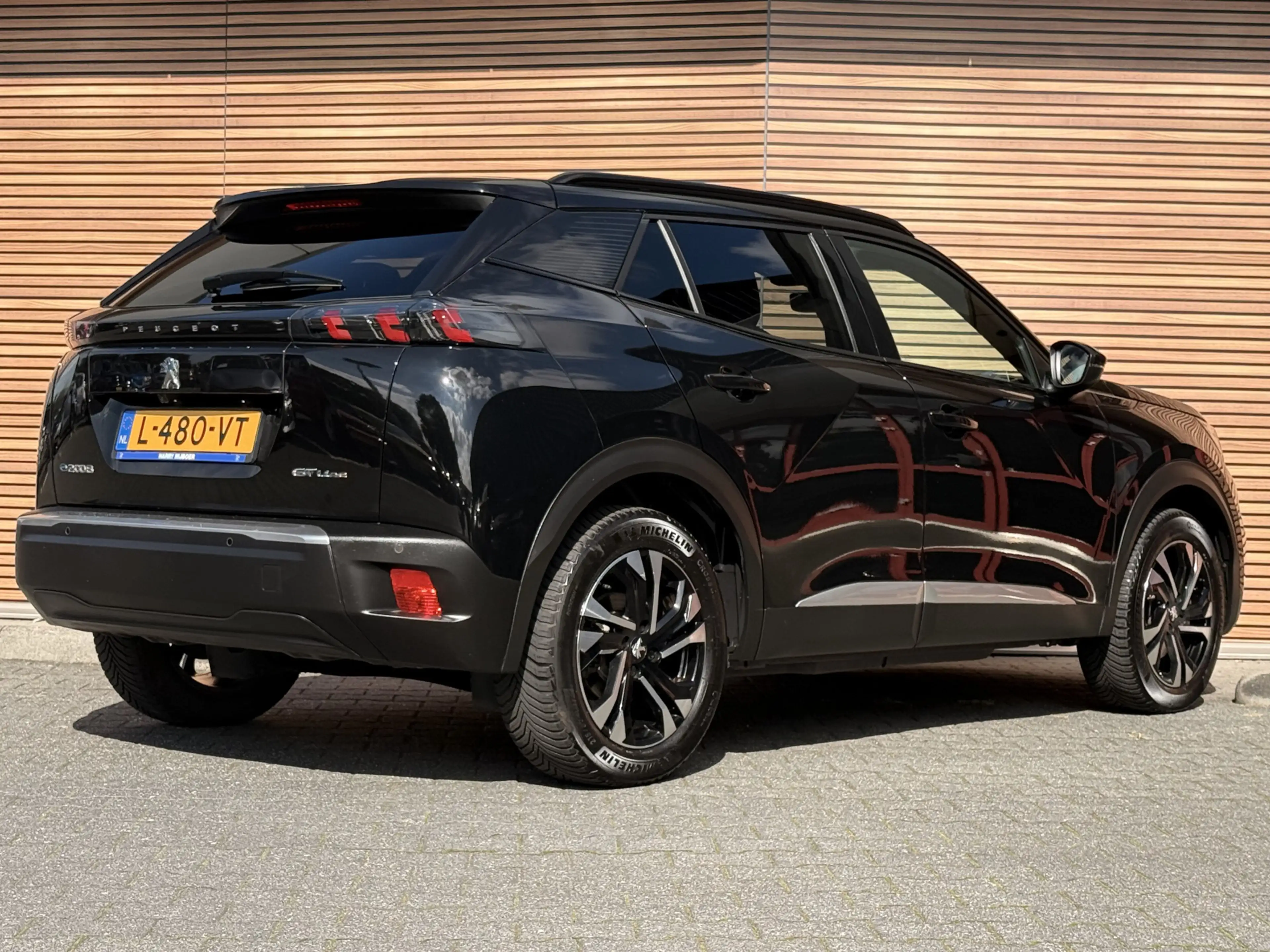 Peugeot e-2008 EV GT 50 kWh Camera / Cruise / 3-Fase / Carplay — photo 3