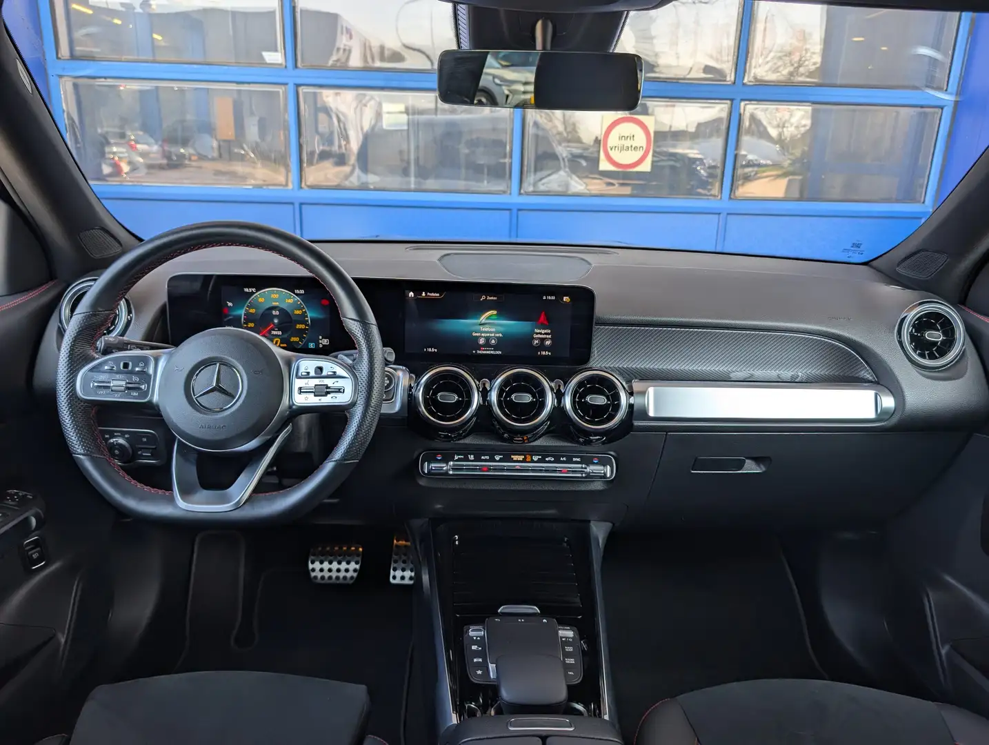 Mercedes-Benz GLB 180 AMG 7-Persoons | Trekhaak | Cruise Control | Camer Zwart - 2