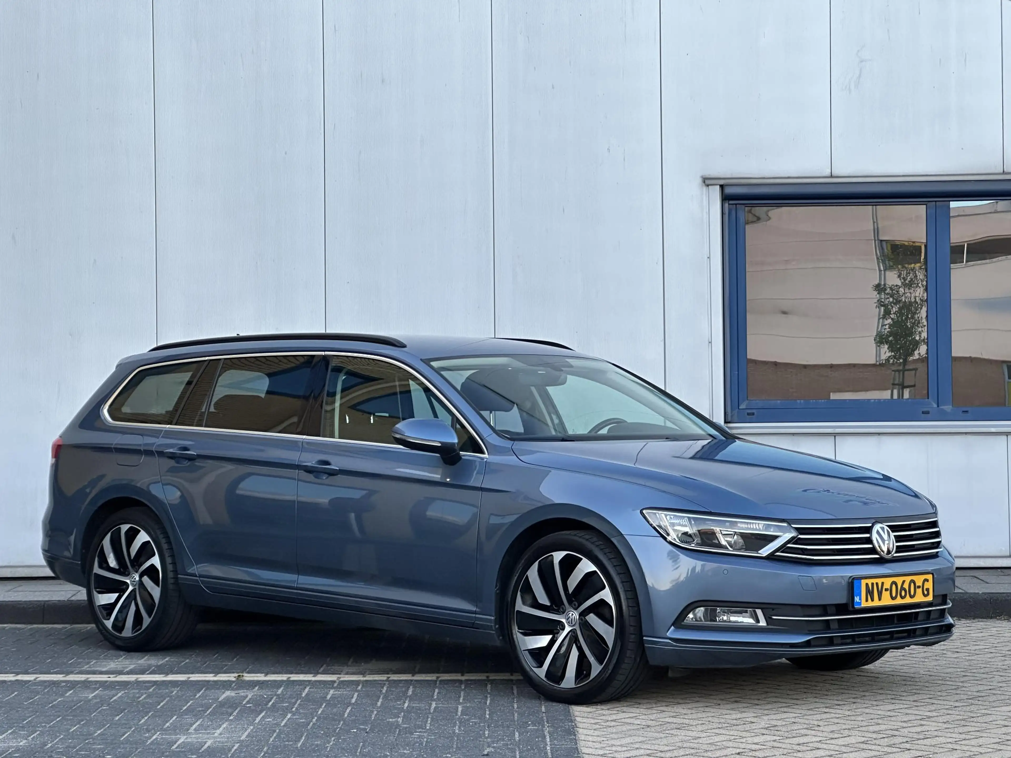 Volkswagen Passat Variant 1.6 TDI Highline l ACC l Camera l Keyless l DSG l — photo 4