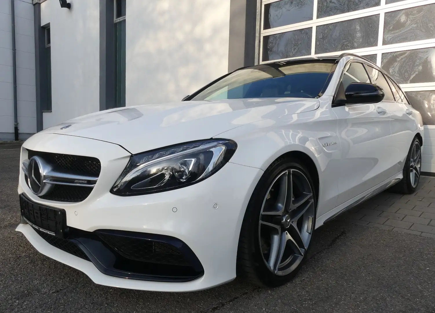 Mercedes-Benz C 63 AMG C 63 T AMG Perf.AGA/Pano/Burmester/HuD/Kamera Weiß - 1