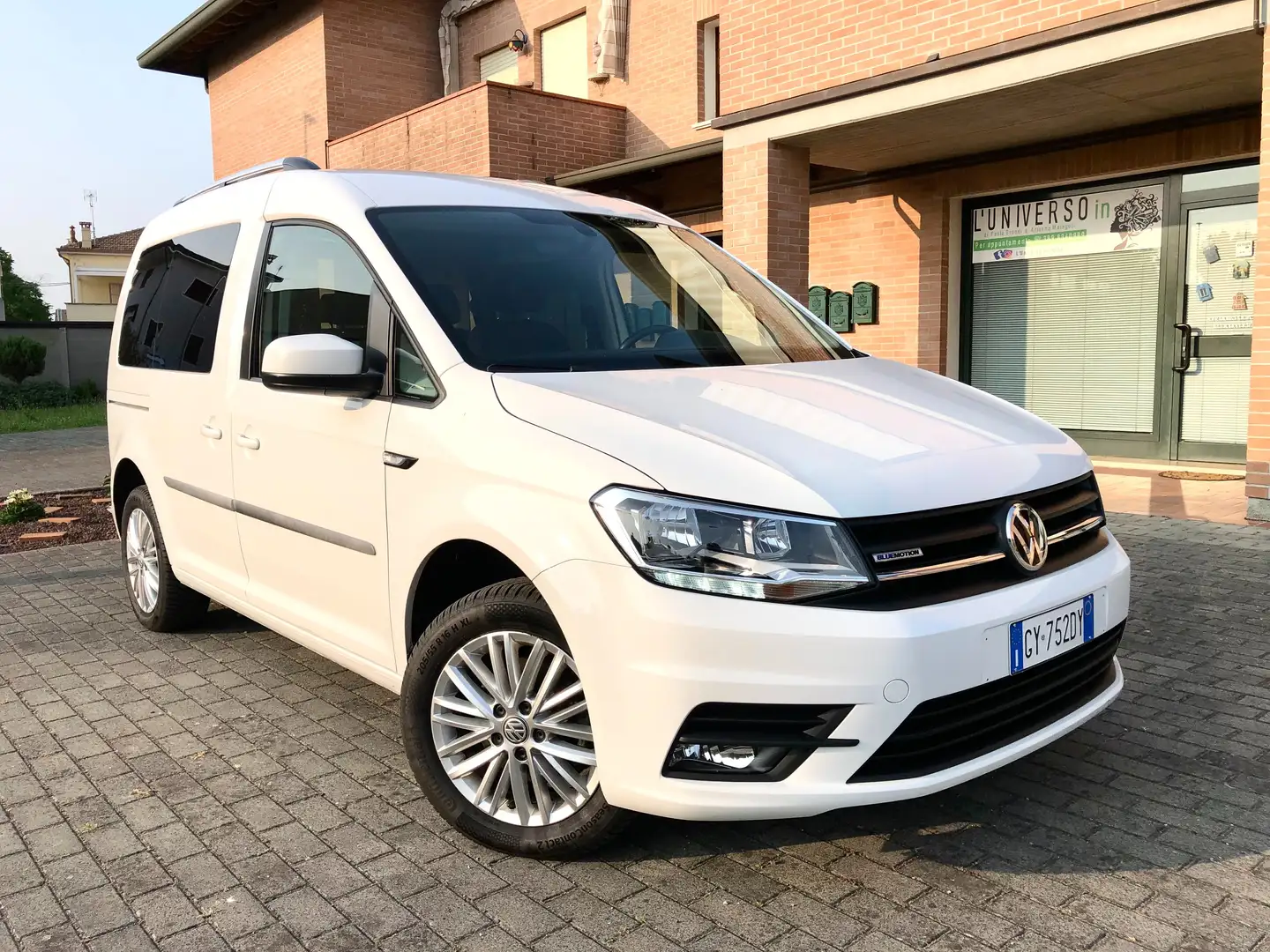 Volkswagen Caddy 1.4 TGI DSG Automatica - METANO * CRUISE * SENSORI Bianco - 2
