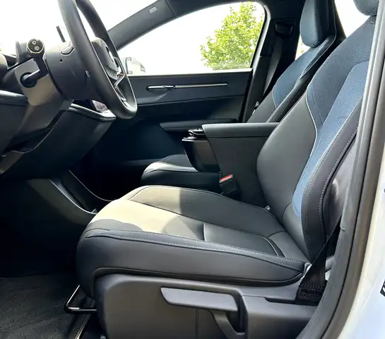Volvo EX30 view 10