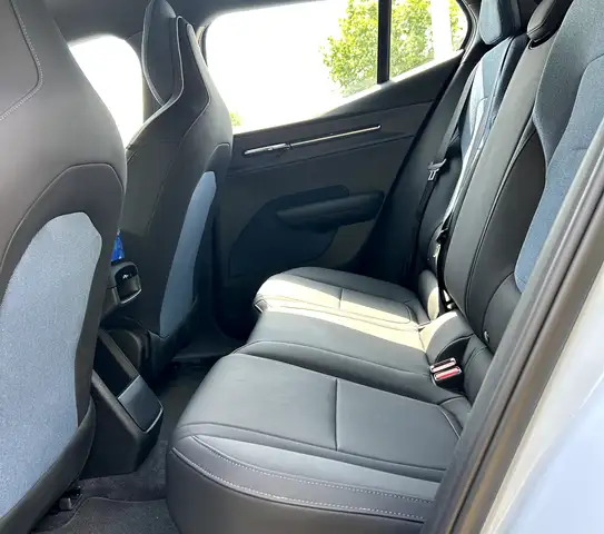 Volvo EX30 view 12